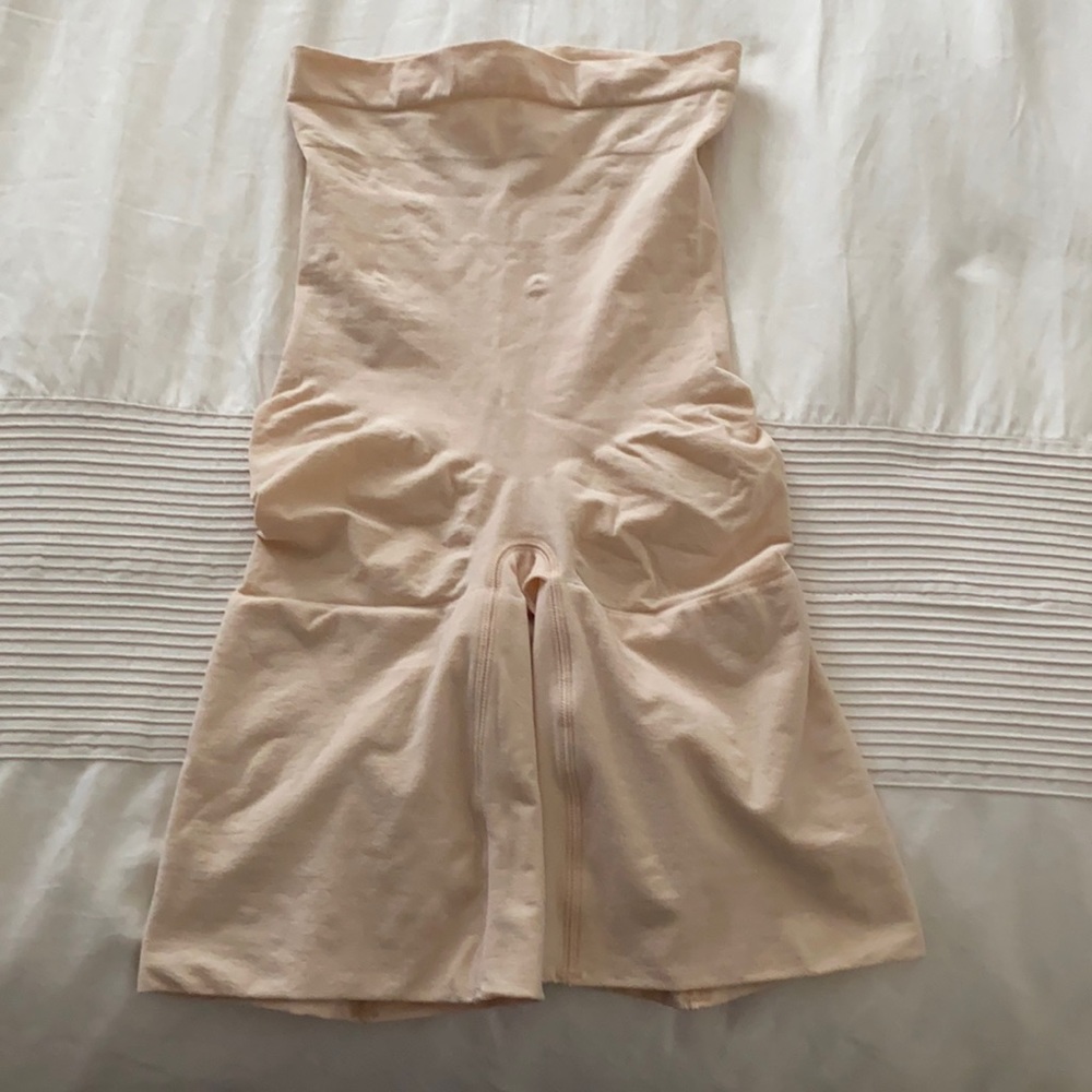 Spanx high waisted shorts never worn size S